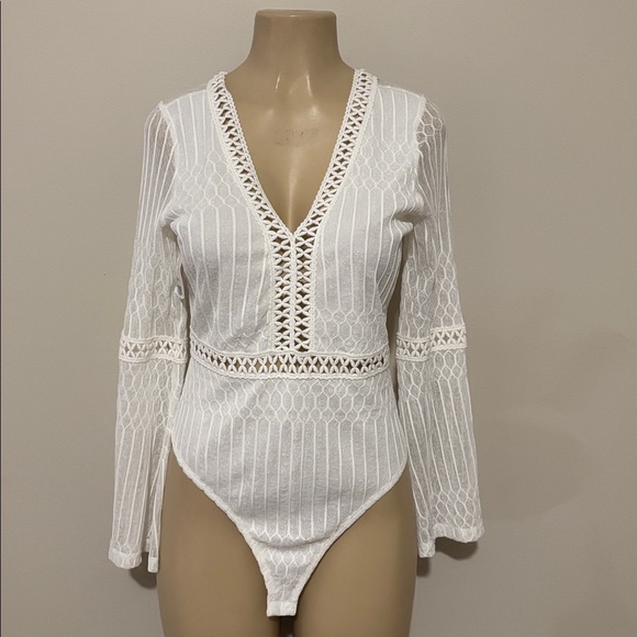 Hudson Gray - Lace Tie Back Plunge Bodysuit - Picture 5 of 9